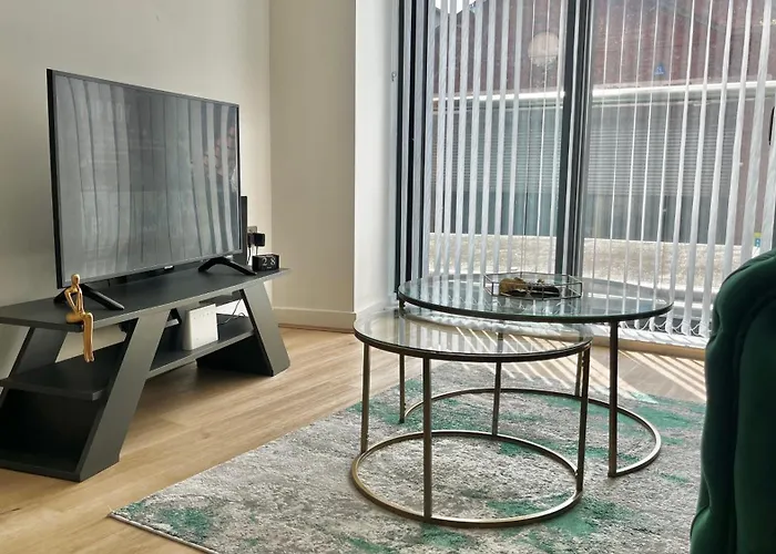 2 Bedroom Modern City Centre Apartment - With Balcony